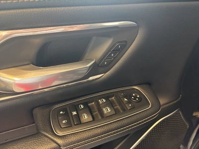 2020 RAM 1500 Laramie Crew Cab 4x4 5'7" Box