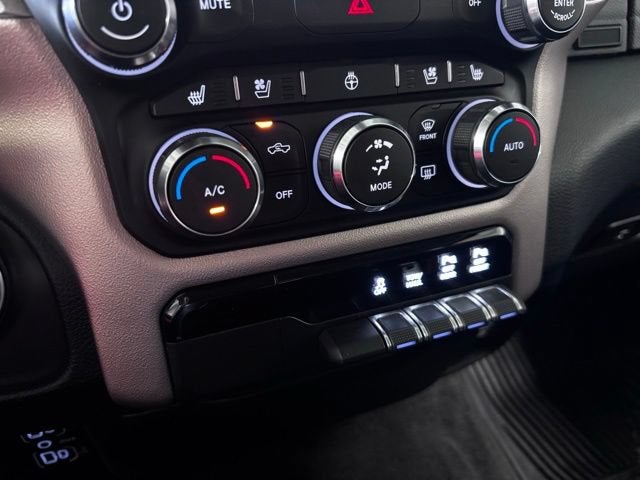 2020 RAM 1500 Laramie Crew Cab 4x4 5'7" Box