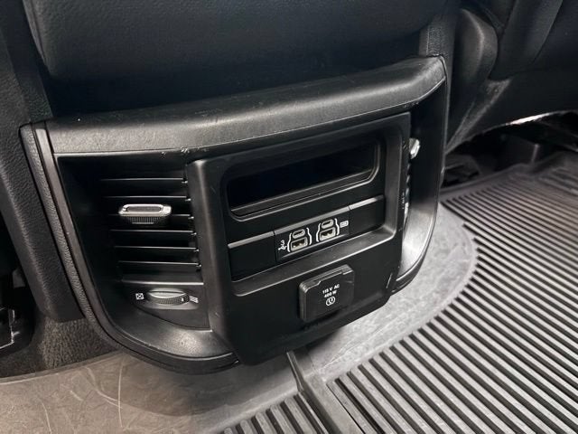 2020 RAM 1500 Laramie Crew Cab 4x4 5'7" Box