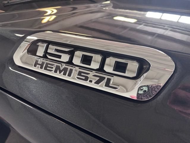 2020 RAM 1500 Laramie Crew Cab 4x4 5'7" Box