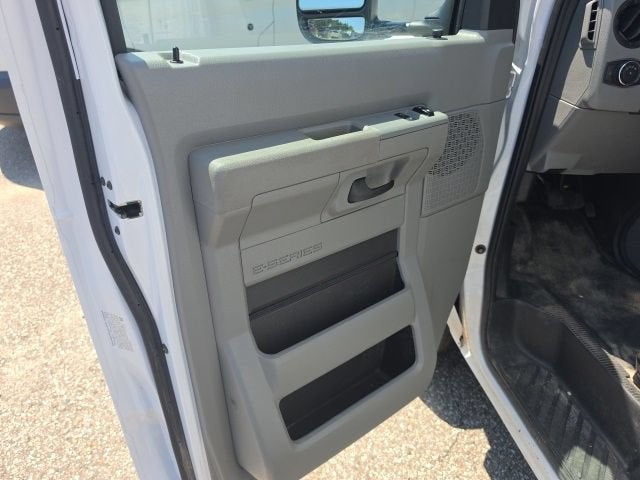 2024 Ford E-Series Cutaway Base