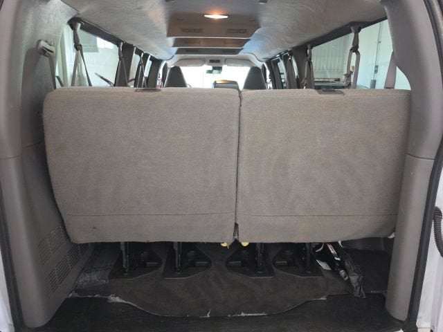 2024 Chevrolet Express Passenger 3500 1LT