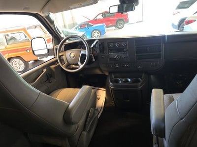 2024 Chevrolet Express Passenger 3500 1LT