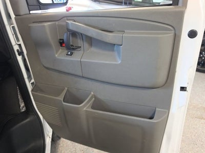 2024 Chevrolet Express Passenger 3500 1LT