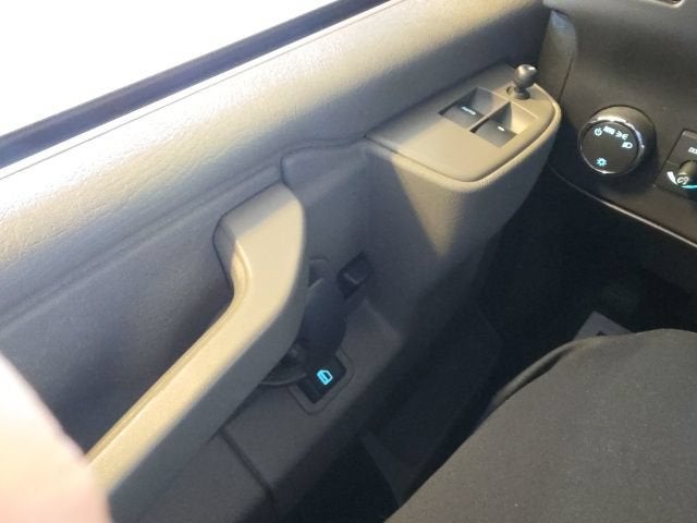 2024 Chevrolet Express Passenger 3500 1LT