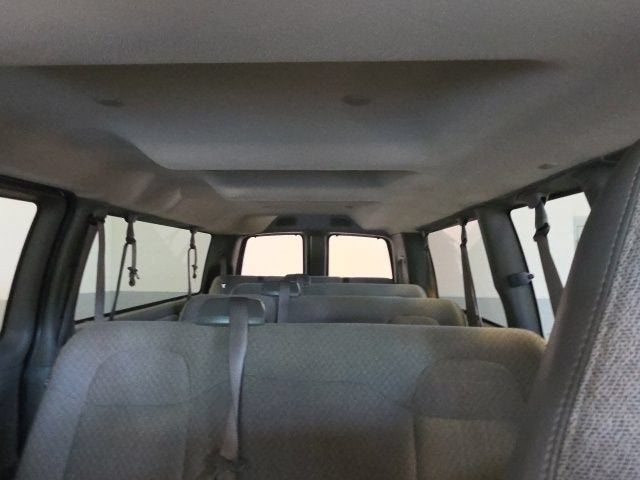2024 Chevrolet Express Passenger 3500 1LT