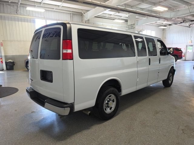 2024 Chevrolet Express Passenger 3500 1LT