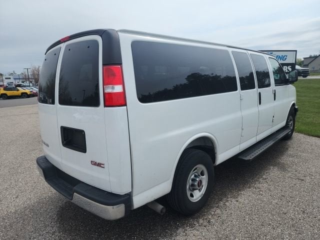 2025 GMC Savana Passenger LT