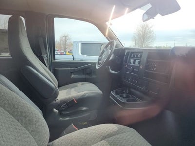 2025 GMC Savana Passenger LT