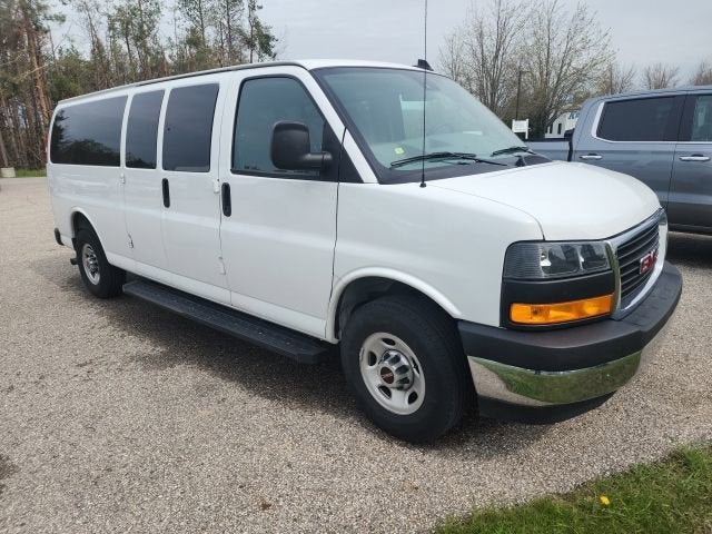 2025 GMC Savana Passenger LT