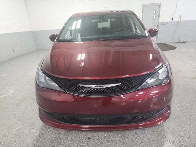 2022 Chrysler Voyager LX