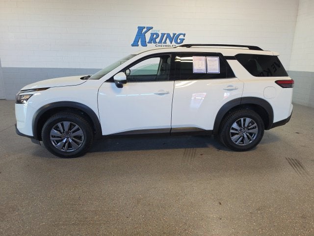 2025 Nissan Pathfinder SV