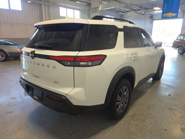 2025 Nissan Pathfinder SV