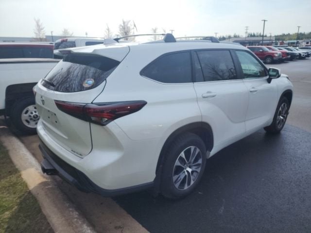 2024 Toyota Highlander LE