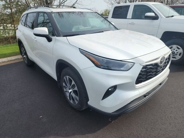 2024 Toyota Highlander LE