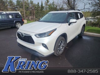2024 Toyota Highlander LE